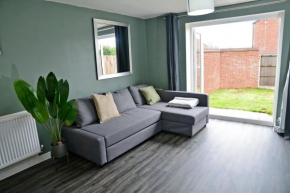 2 bedroom Home-Near Alton Towers-Fast Wifi